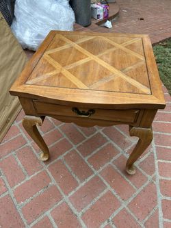 Lane Vintage Side Table Set 22” X 22.5” X 22” High