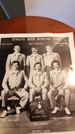 STROH' S BEER BOWLING TEAM Photo