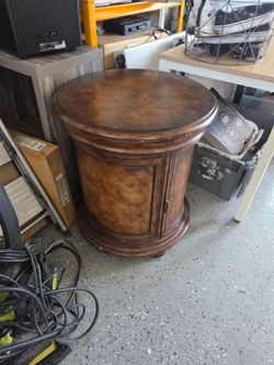 Storage cabinet