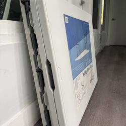 Centerfold 6-Foot Folding Table