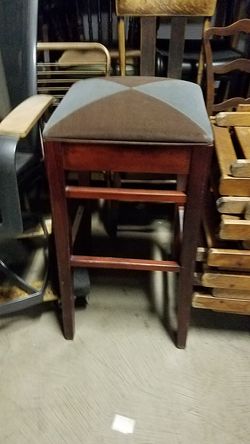 11 Garr Furniture upscale solid cherry bar stools