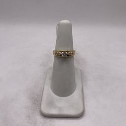 14kt Gold Diamond Engagement Style Ring 
