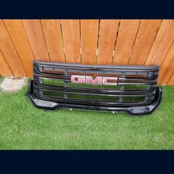 2020 - 2023 GMC ACADIA GRILL GRILL
GENUINE USED OEM. NC1