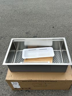 brand new 32×19 drop in stainless steel kitchen sink with all the extras