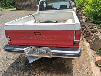 1987 s10 short bed and tail gate