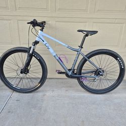 GIANT LIV TEMPT 3 MOUNTAIN BIKE (MEDIUM FRAME)