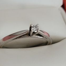 White Gold Diamond Ring 