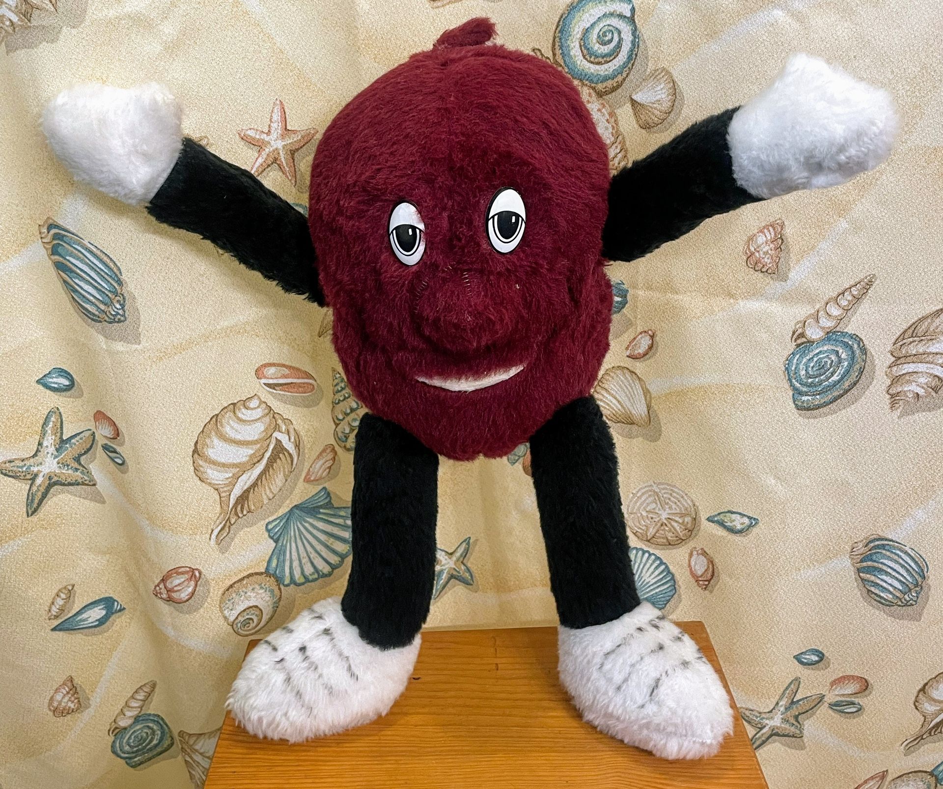 Vintage Cuddle Me By KB Plush 20” Posable California Raisin
