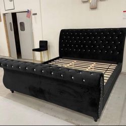 ✨ Brand New ✨ Eastern King Bed Black Velvet 💫 Fast Delivery 🚚  Color Options💥 Financing Options👍