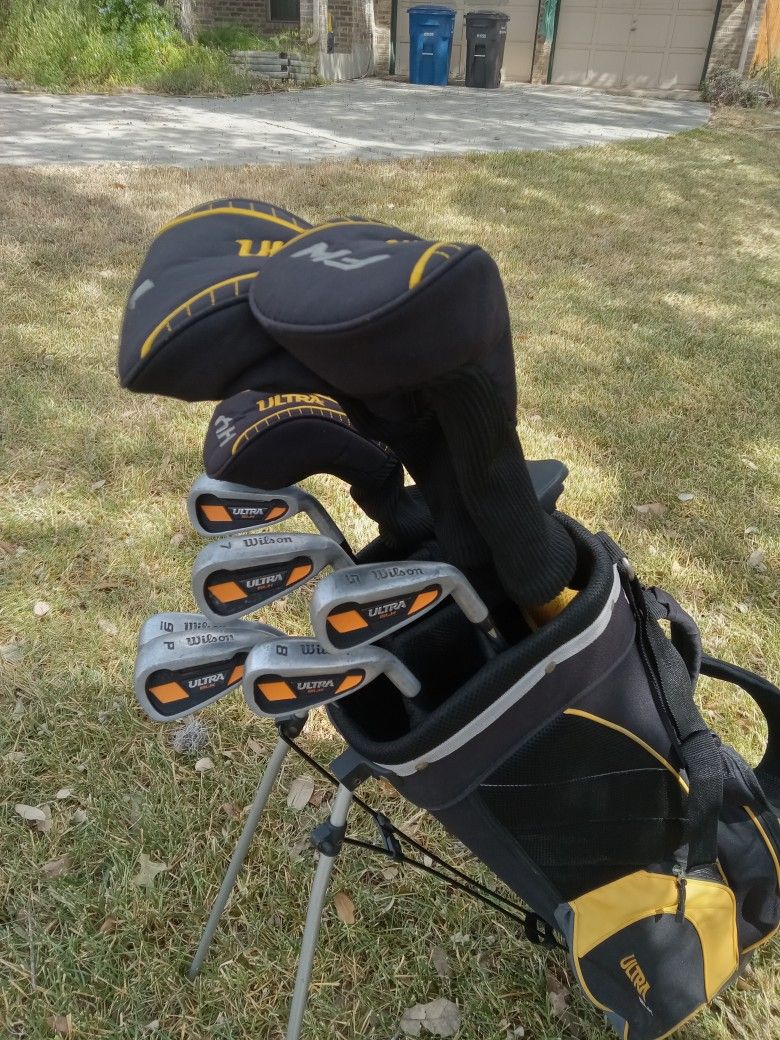Wilson Ultra BLK Complete Golf Set. RH