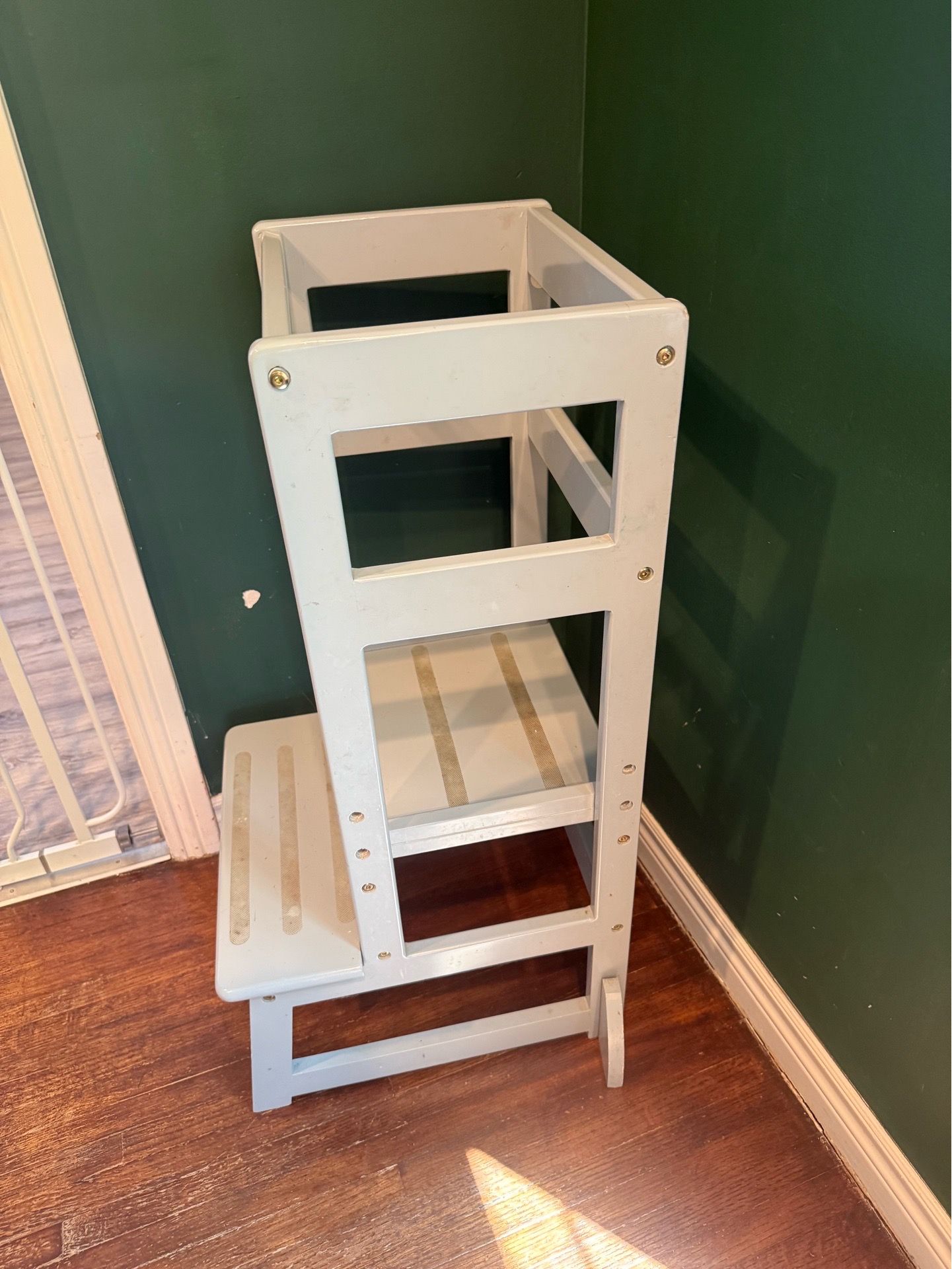 Toddler wooden stand