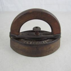 Howell Co Geneva ILL SAD iron. #2 Cast Iron 5lb-Removeable Handle



