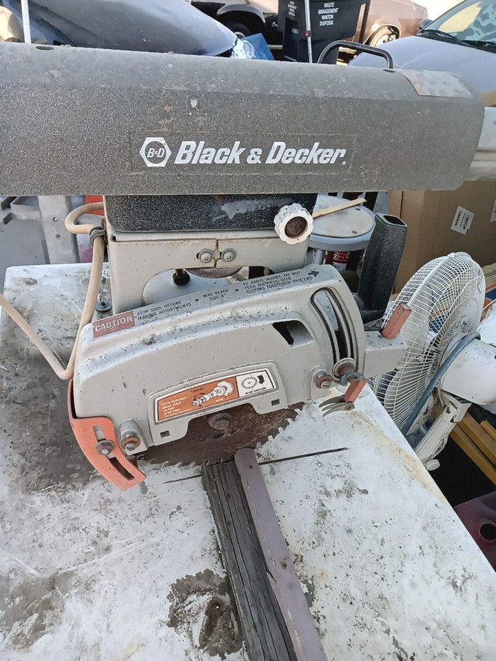 Black And Decker Saw