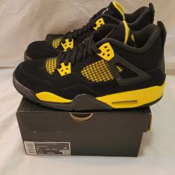Jordan 4 Yellow Thunder Size 7Y 