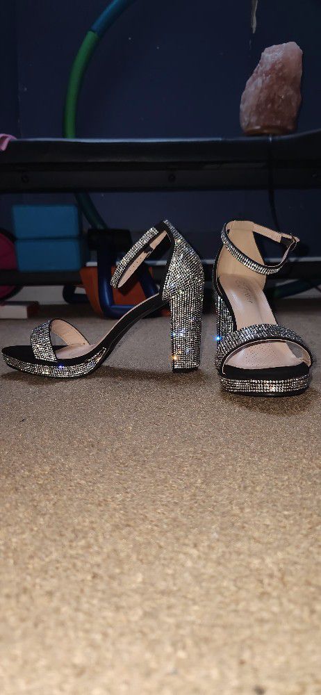 Black And Silver Heels Size 8
