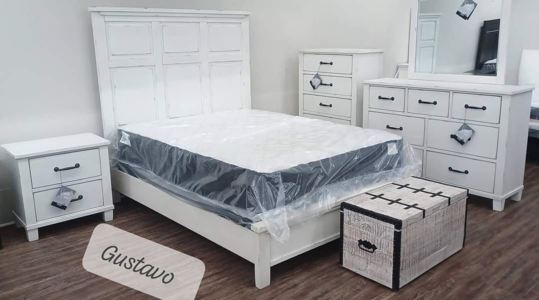 $39 down financing or Cash White Bedroom Set Queen/King Bed Dresser nightstand and mirror