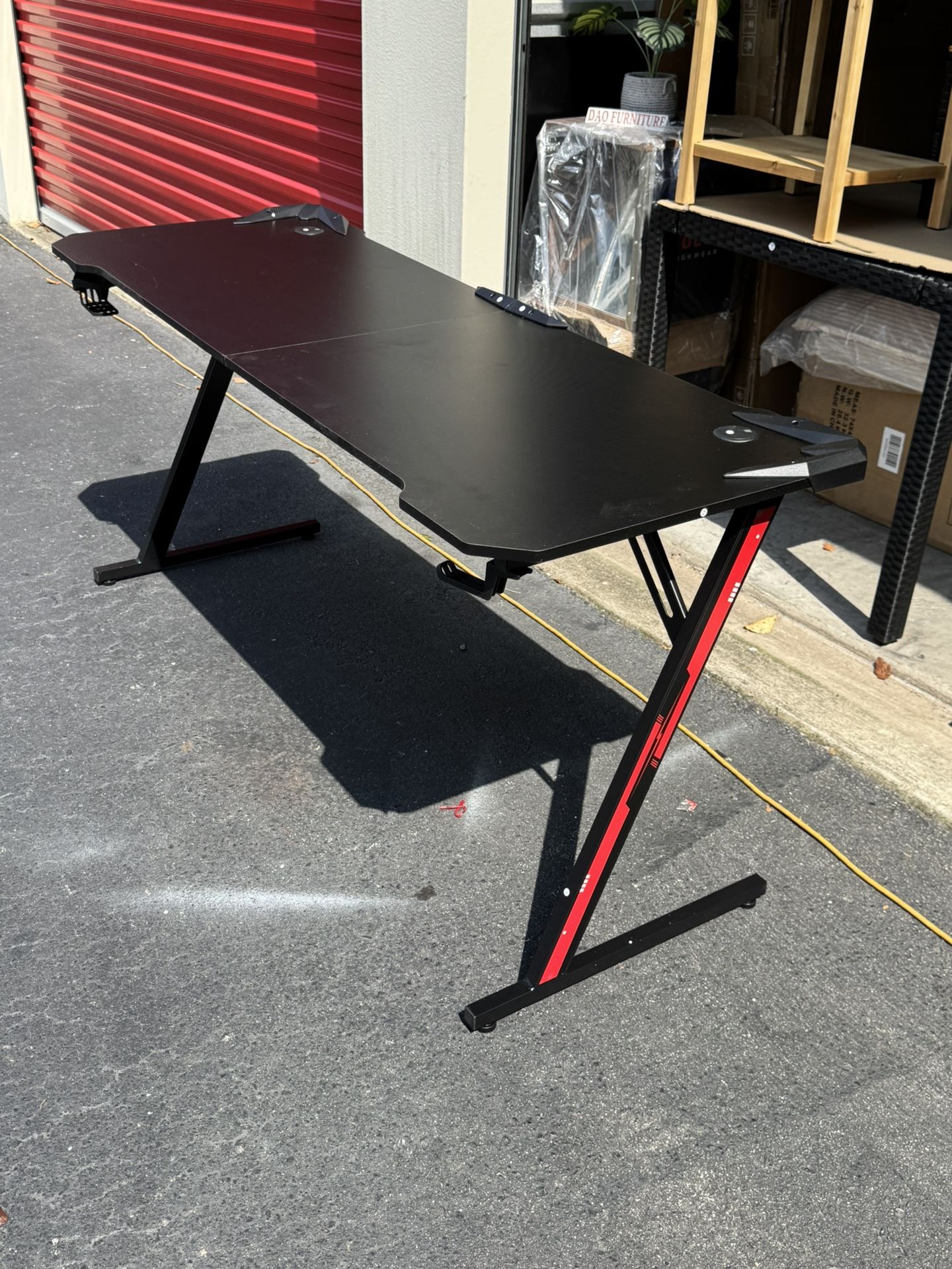 GAMING TABLE 