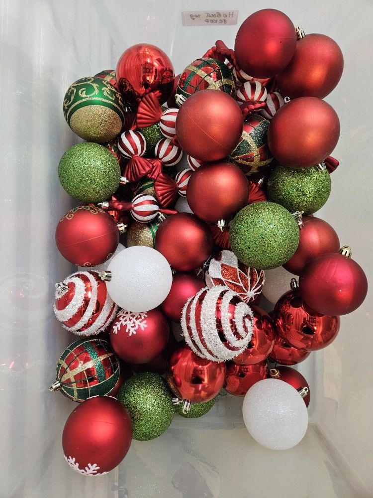 Christmas tree decorations ball red gold white