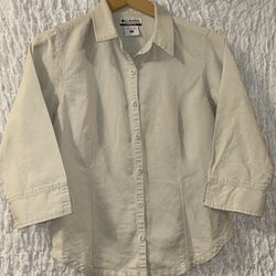Columbia Sportswear: Button Up Top, Rounded Hemline, 3/4 Length Sleeves, Size: M