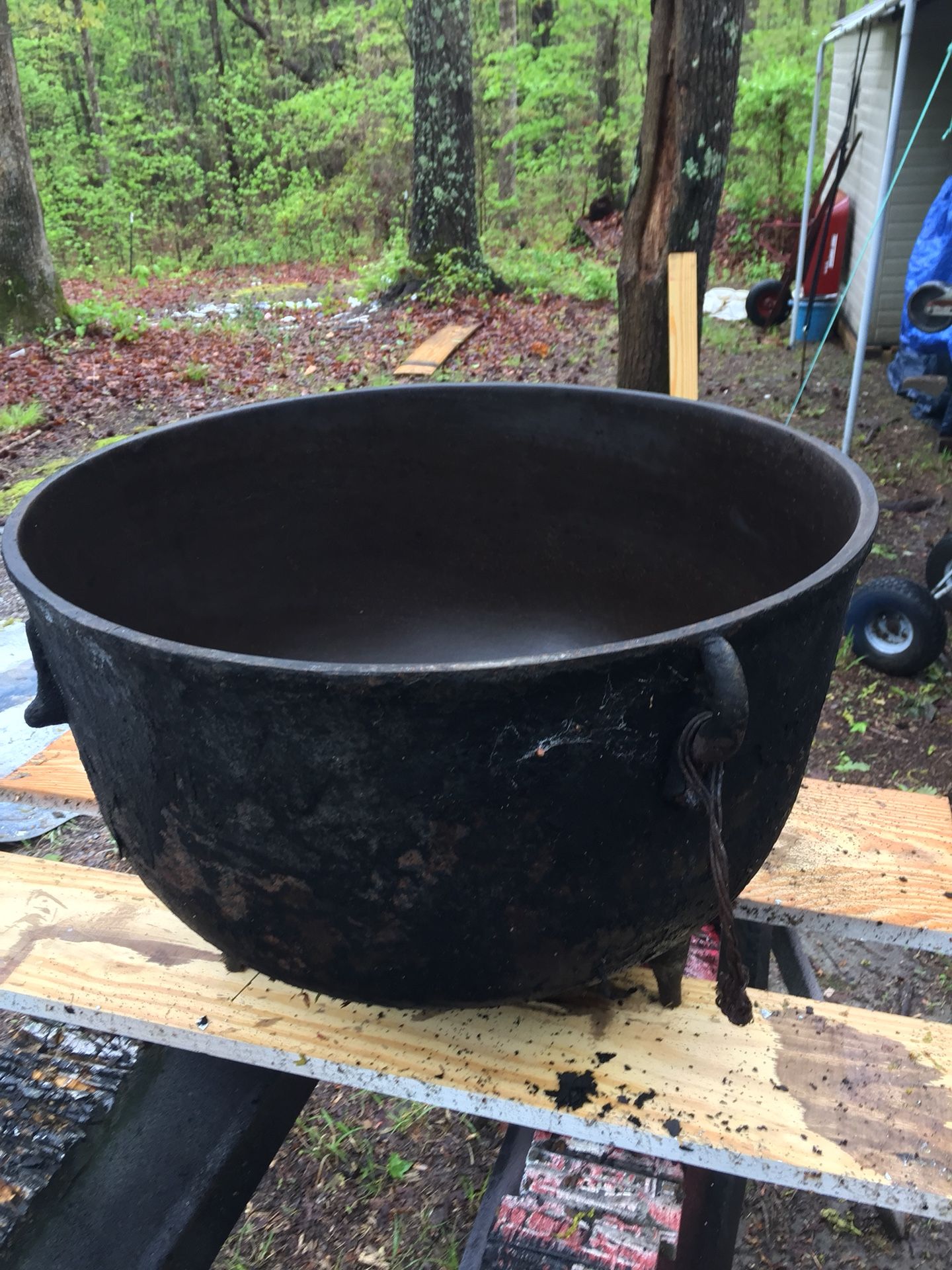 Old Cast Iron 20 Gallon Cauldron(wash pot)Firm Price!!
