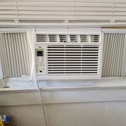 AC  window Unit