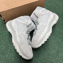 YEEZY DESERT BOOT SALT SIZE 13.5