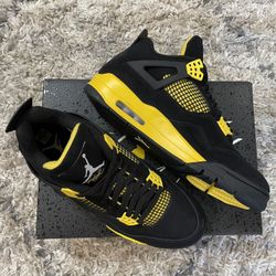 JORDAN 4 “THUNDER” 10.5