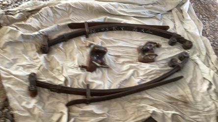 Rt And Lt Rear Leaf springs  1986- 95 Toyota  4x4 Pickup Or 4 Runner With U Bolts And Shock Mounts 150.00 Or Best Offer
