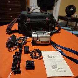 Sony Handycam CCD-TRV85 Vision Video Hi8 Mini DV Camcorder With Case