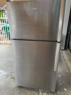 33” wide Whirlpool fridge with ice maker