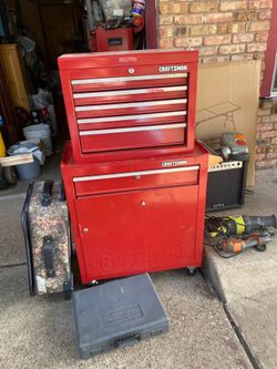 Caja de herramienta en excelentes condiciones por 110 dólares