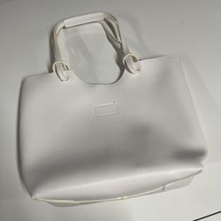 NM Tote
