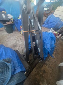 PITTSBURGH AUTOMOTIVE 2 Ton Capacity Foldable Shop Crane