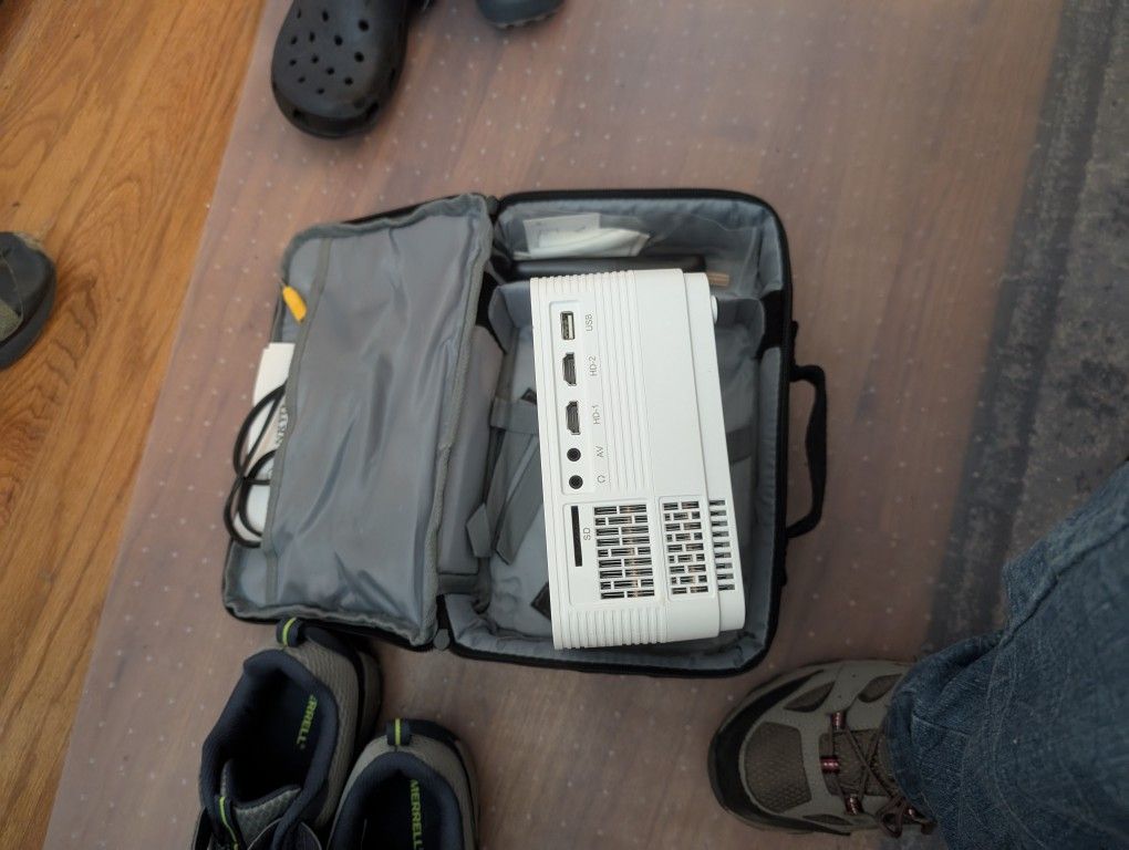 Vankyo WiFi Bluetooth & Enabled Projector