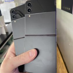 Unlocked Samsung Galaxy Z Flip 4 5G 128GB