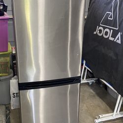 Magic Chef Refrigerator 9.2 cu Ft