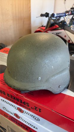 Military helmet