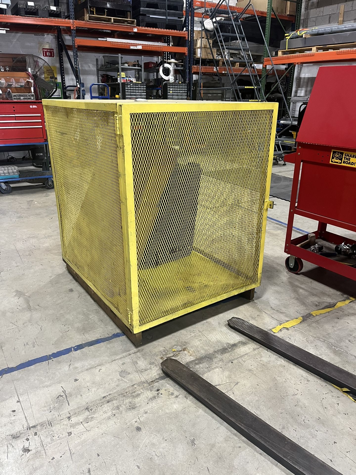 Forklift Tank Cage