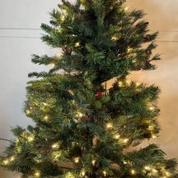 Pre-Lit Artificial Christmas Tree – Warm White Lights