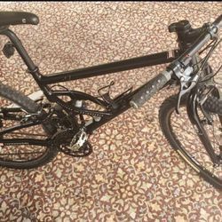 Cannondale Jekyll Mountain bike with extras