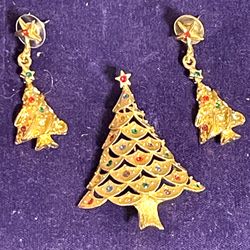 Eloquent Holiday Tree And Earrings 