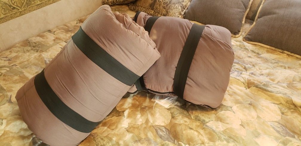 2 Matching Crater Lake Hi-tec Sleeping Bags