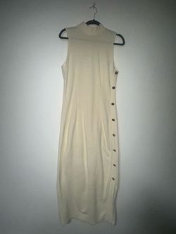 Maxi dress with buttons