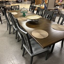 Large 8-Seater Dining Table Set – Excellent Condition!