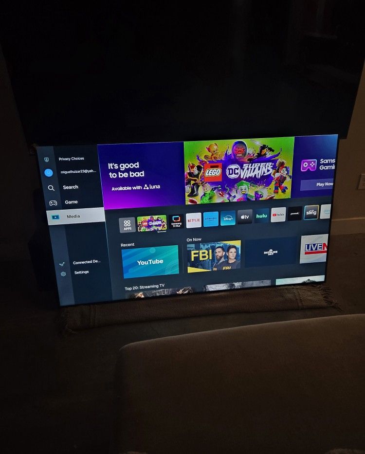 65-inch SAMSUNG QLED Q70D 4K Smart TV UHD HDR (2024 Model)