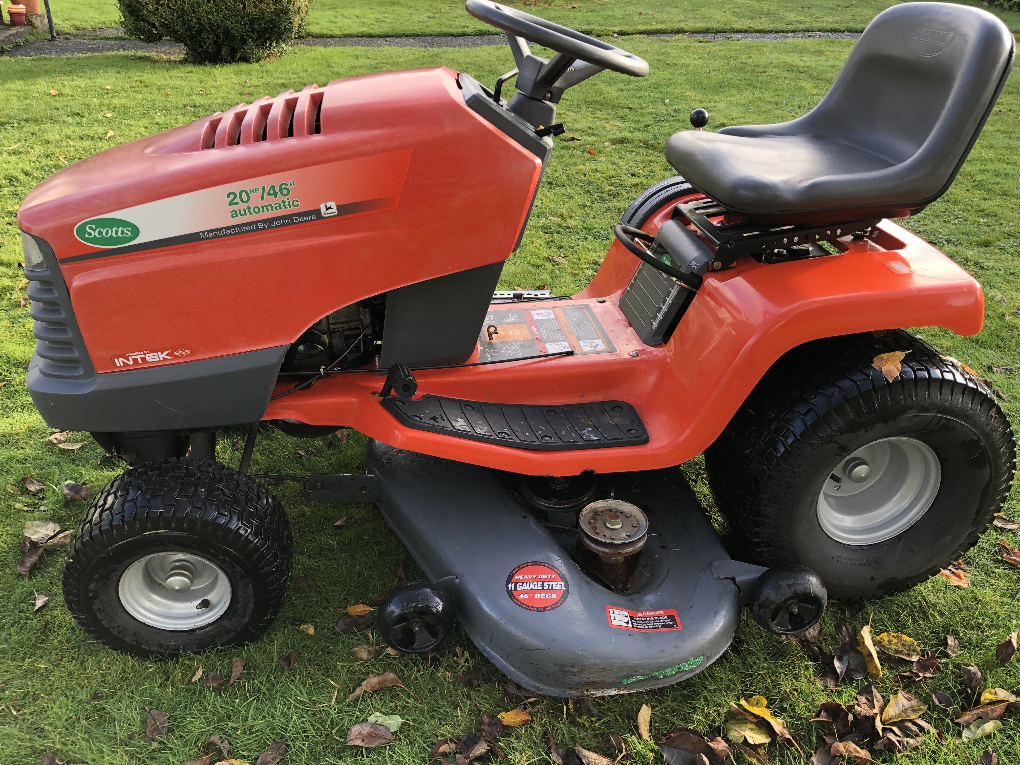 John Deere/Scotts automatic riding lawn mower - Delivery available!