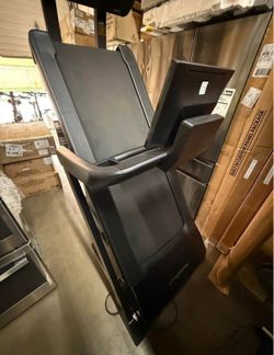 🚨😎🏃🏻‍♂️ New NordicTrack T Series 10 Treadmill 10" Tilting Touchscreen & Compact Design