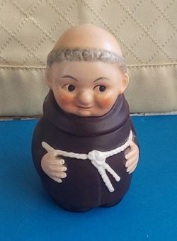 Goebel Friar Tuck Cigarette Holder...