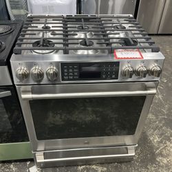 GE Cafe 30in Gas stove  with convection Oven 6 Burners In stainless Steel 