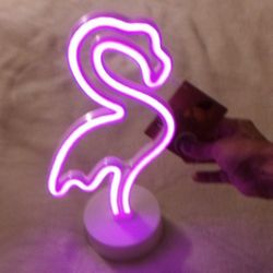 LIGHT UP PURPLE FLAMINGO NIGHT LIGHT